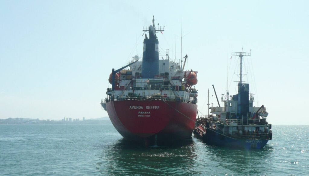 Reefer with shady connections to occupied Crimea is zigzagging outside Norway's Arctic coast