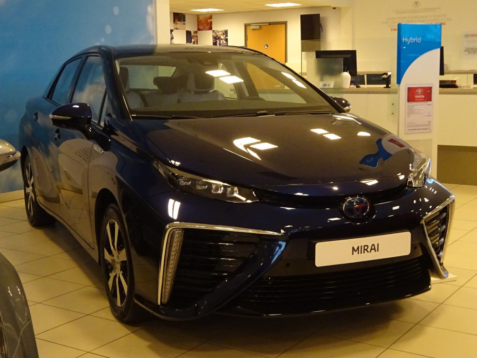 Hydrogen fuel in Estonia: cars are available, suitable fueling station waits for permit