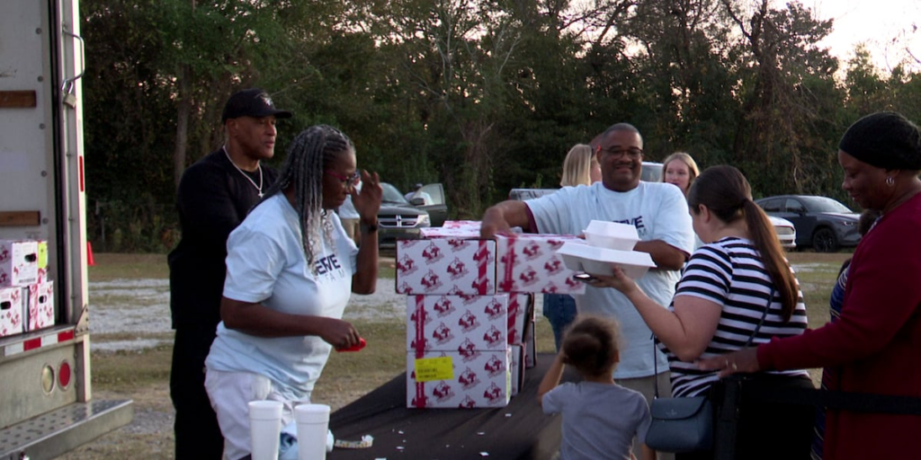 Augusta Dream Center gives away turkeys to those in need