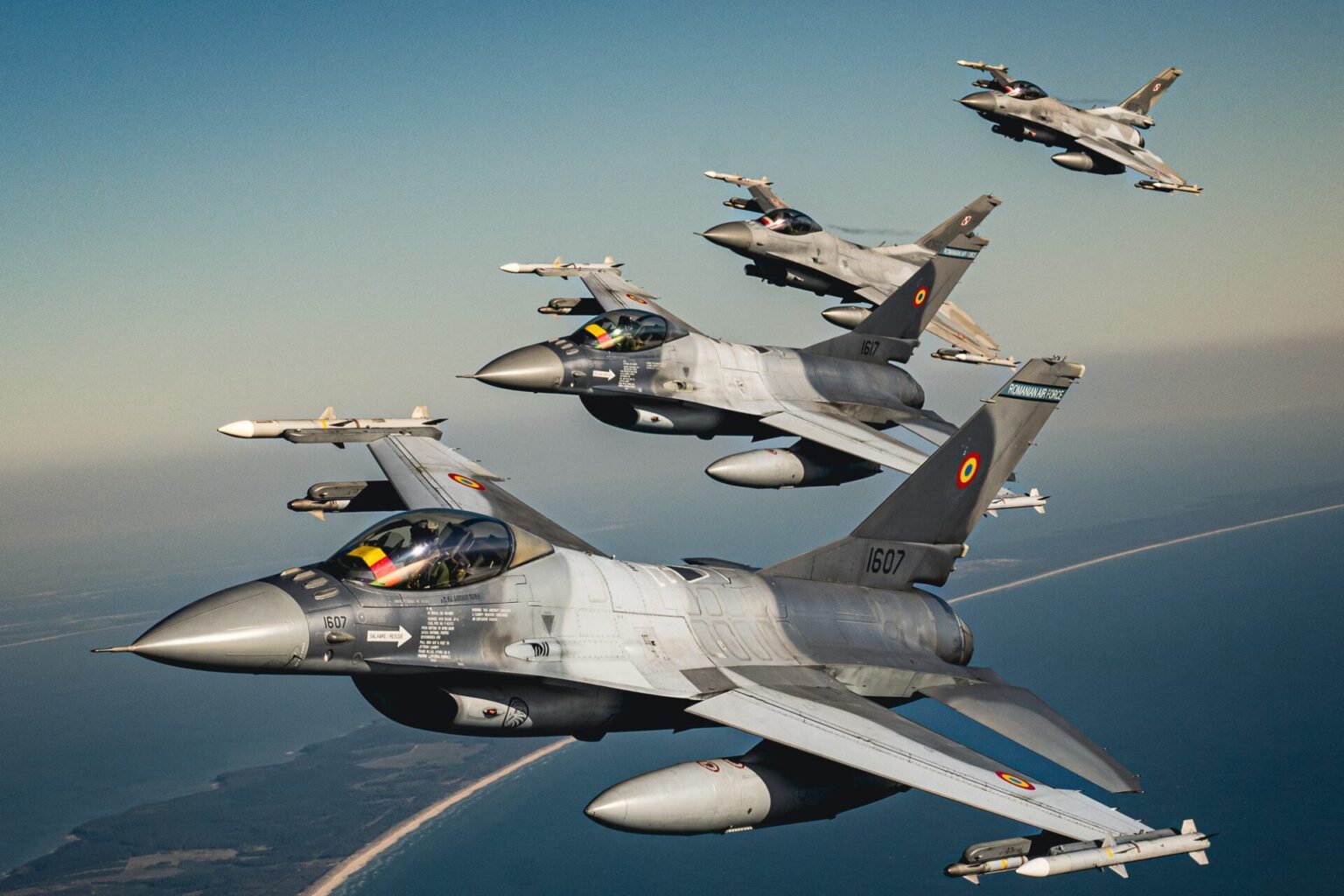 Poland, Romania launch jets amid Russian strikes on Ukraine