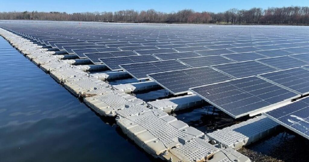 Floating solar panels show promise, but environmental impacts vary by location, study finds | Newsroom