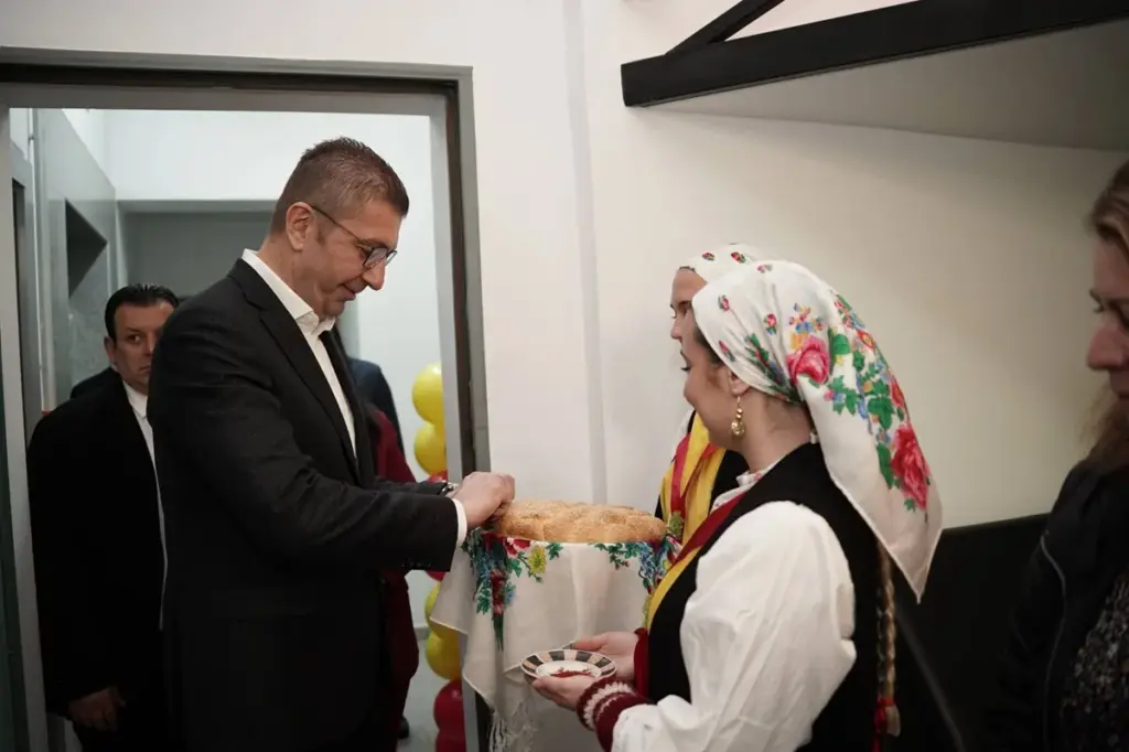 Mickoski opens VMRO-DPMNE office in Albania