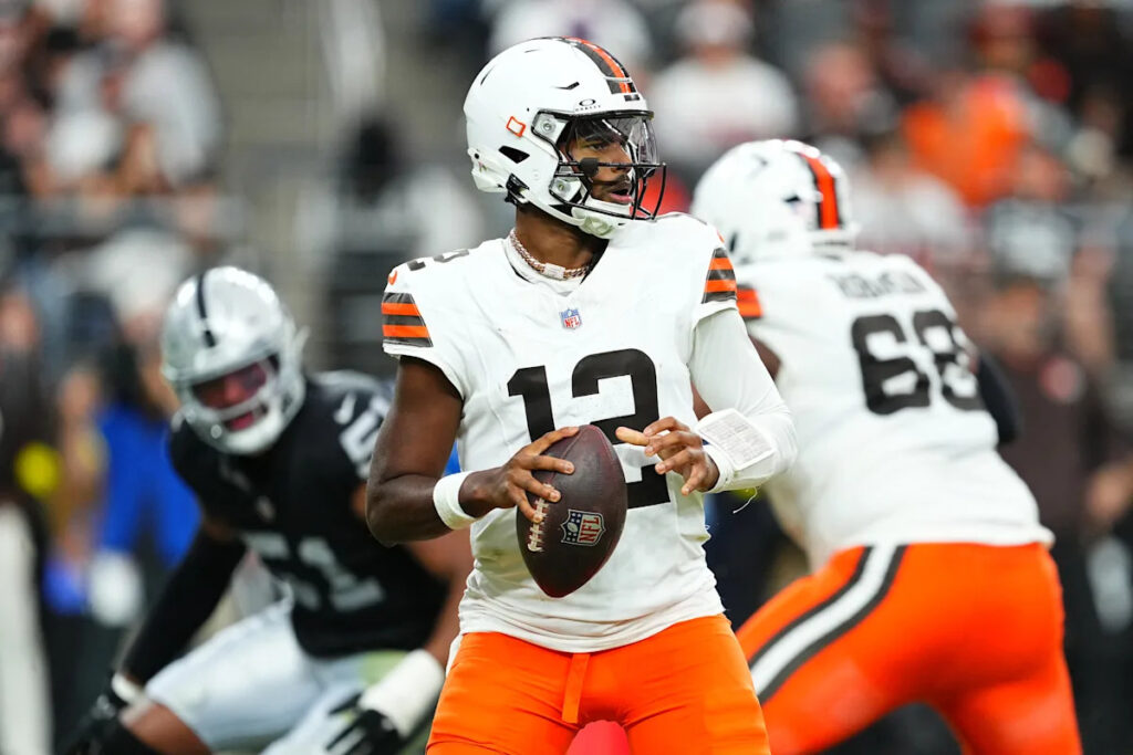 Shedeur Sanders throws 1st NFL TD, helps lead Browns to win over Raiders Download app from appStore