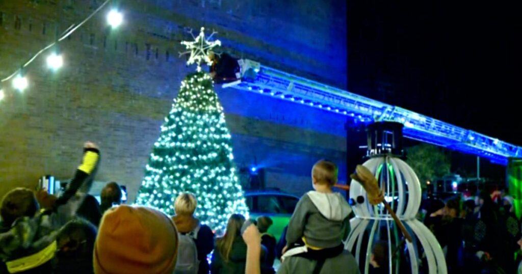 Winona community kicks off holiday season at 'Light Up Downtown' event | Entertainment