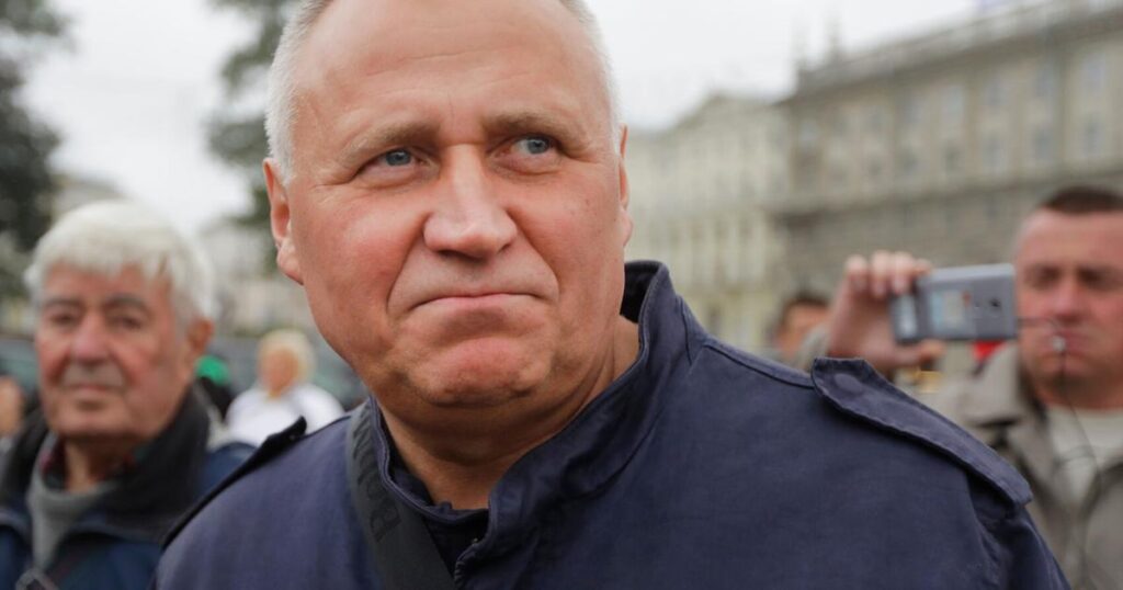 Belarusian politician Mikola Statkevich returned to prison after refusing 'forced deportation' | National News