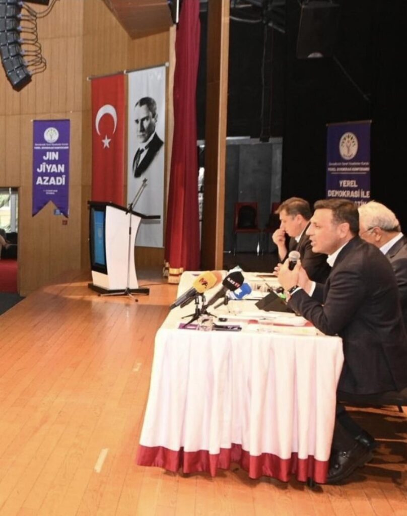 I condemn CHP's Özgür Çelik for juxtaposing "jin jiyan azadi" with the portrait of our ancestor and the Turkish flag.