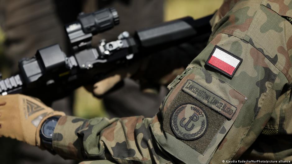 Poland ramps up civilian defense training – DW – 11/22/2025