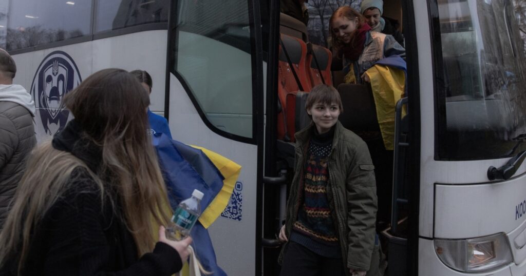 Lukashenko Releases 31 Ukrainians Imprisoned In Belarus In US-Brokered Deal