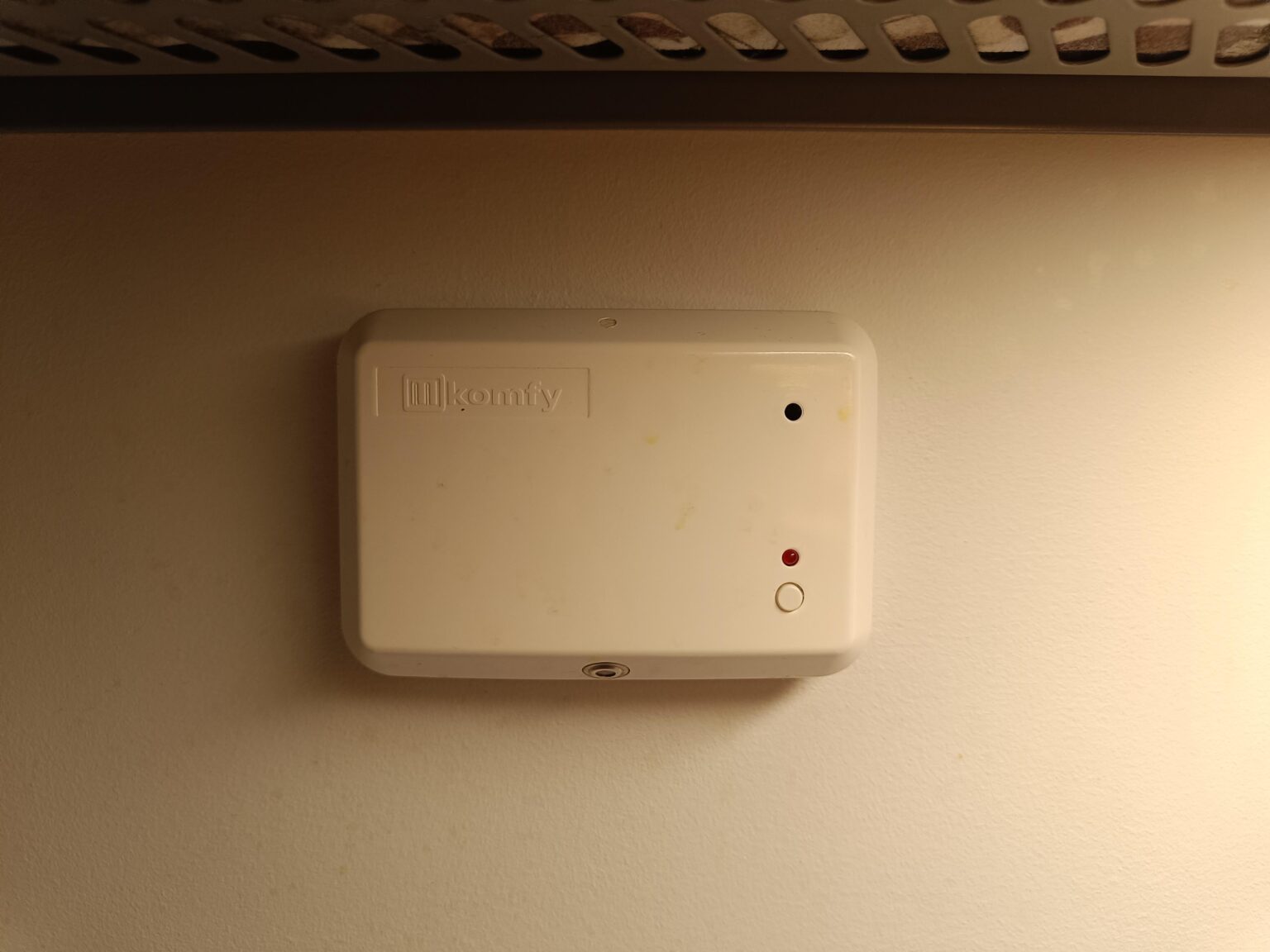 Okay I know that it's a komfyrvakt, but why is it beeping so much and why it can control my fridge