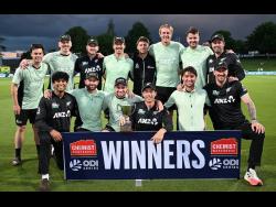 Henry, Chapman ensure New Zealand complete whitewash | Sports