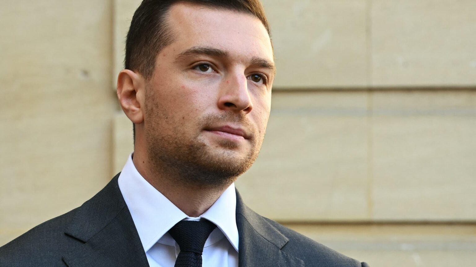 “Jean Moulin did better in the past”: Jordan Bardella floured in Vesoul, a young man arrested and placed in police custody