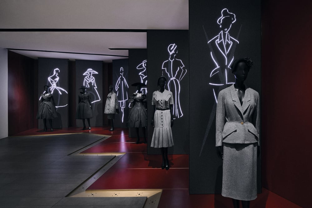 Outfits and their design sketches at Azzedine Alaïa’s Dior Collection