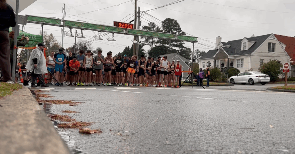 Race before the feast 🦃🏃‍♂️ Triangle turkey trots offer Thanksgiving morning workout :: WRAL.com