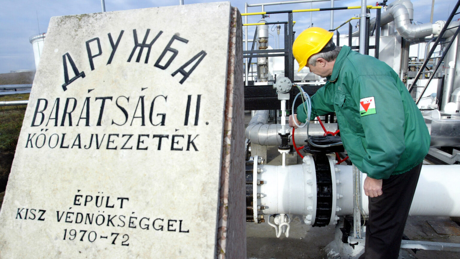 Two-Thirds of Hungarians Reject EU Proposal to Ban Russian Energy