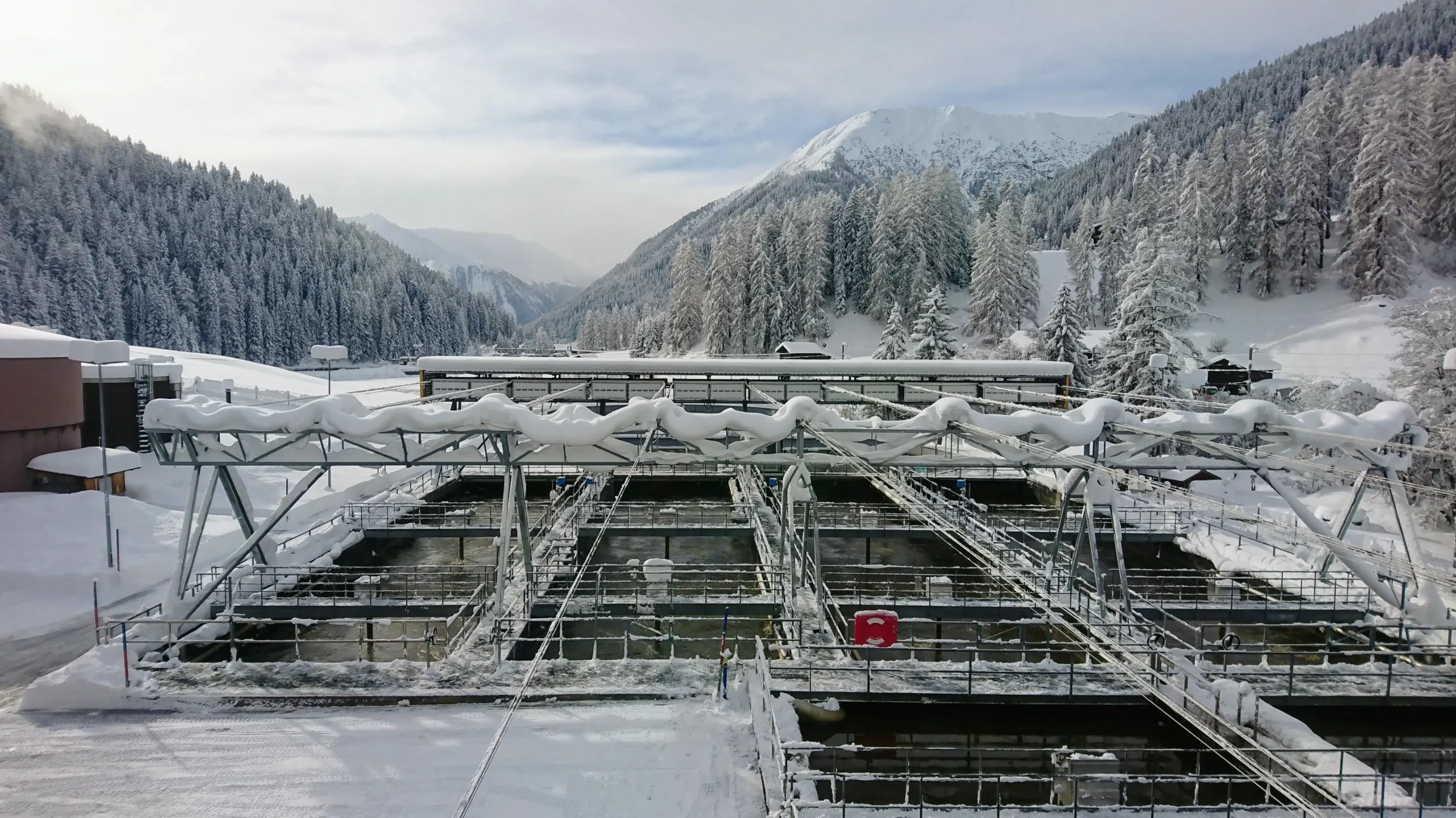 Switzerland Builds the World’s Largest Foldable Solar Roof