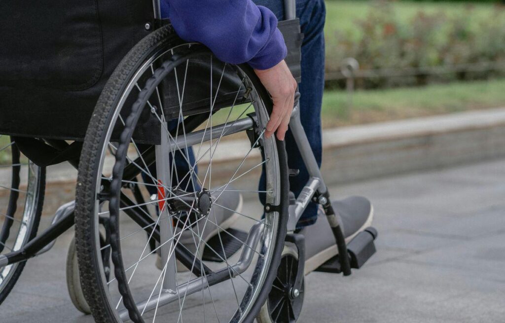 Government will have to promote a program of aid to companies to make their premises accessible