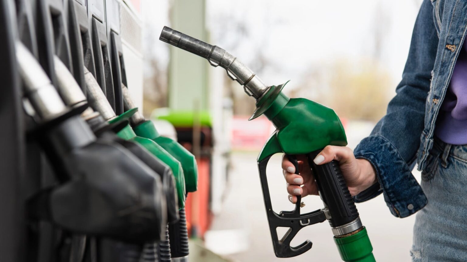 Bulgaria reviews Lukoil-owned refinery operations after U.S. sanctions, prepares fuel backup plan