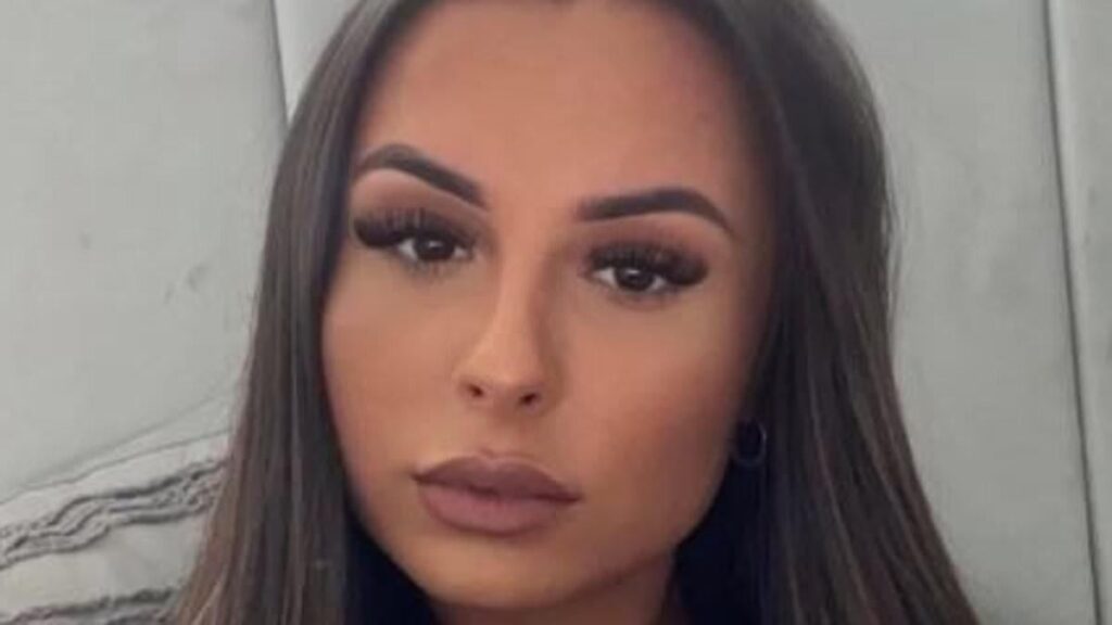 Trainee PC who touched colleague's leg, lunged for kiss and asked 'do you think I'm fit?' on drunken night out is barred from job