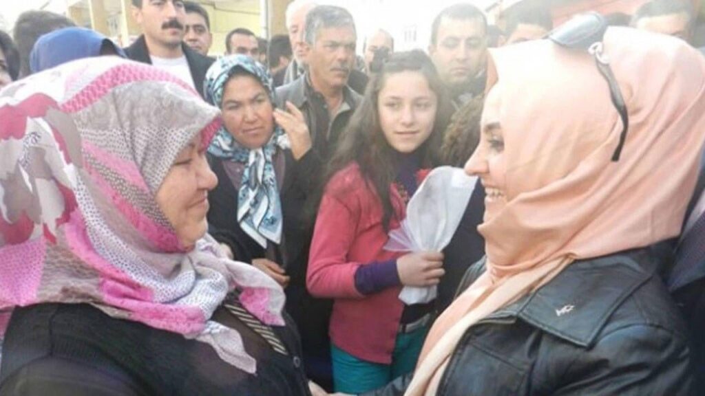 National Real Estate Branch Manager Müzeyyen Yazıcı, who was accused of selling items confiscated by customs, had her son set up a warehouse to store the contraband goods. In her statement at the Criminal Court of Peace, Müzeyyen Yazıcı said, "I gave the products I received to social affairs within the AK Party organization."