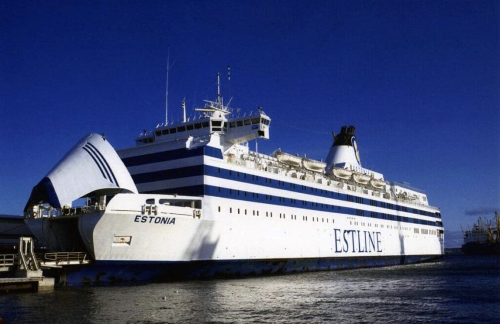 Russia Accused Of Underwater Espionage At Mass Grave