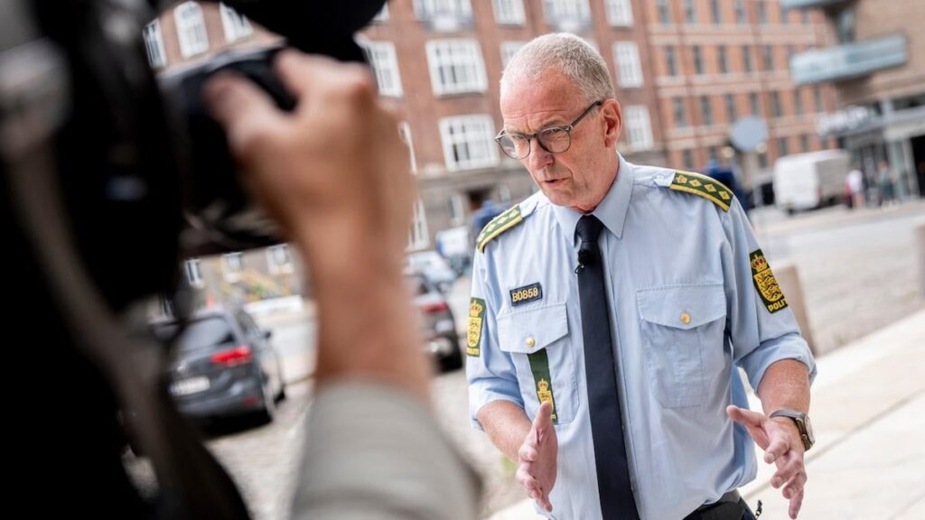 Copenhagen's police have had enough: intervene instead of filming with your phones