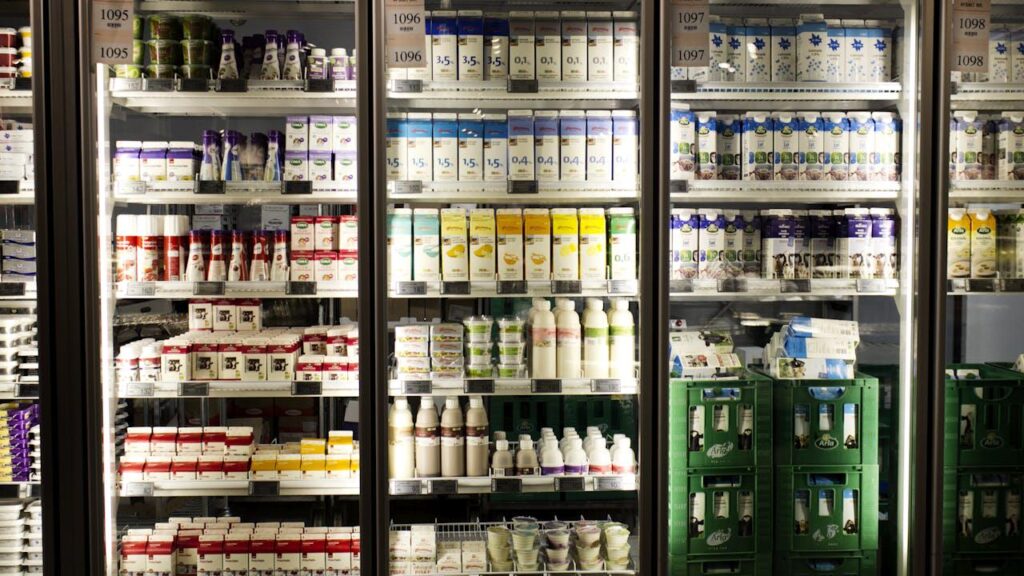 The price of milk is falling and falling – but consumers are not feeling it