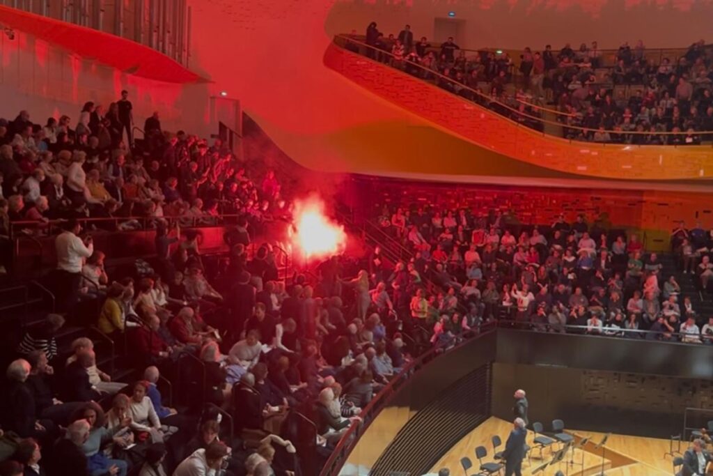 What happened Thursday evening at the Philharmonic with the Israel Orchestra? Story of a concert under high tension