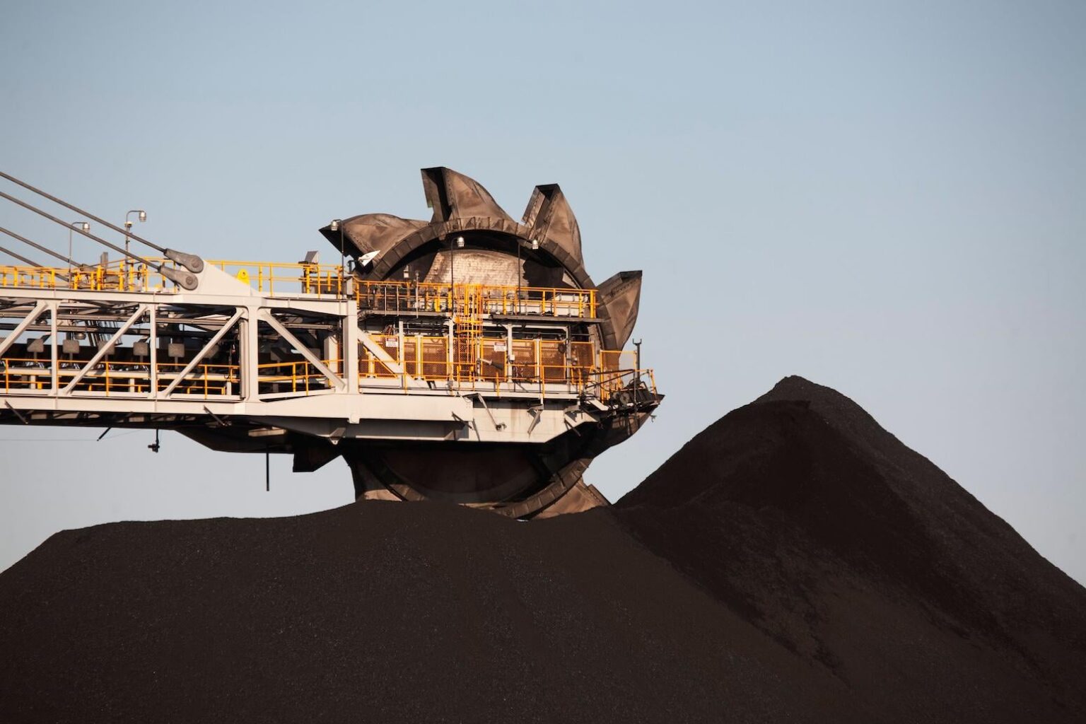 Following pressure from the US government, the IEA has revised its figures to say global oil use will keep increasing until 2050, because there will be no increase in the amount of EVs by then. Following pressure from the US government, the IEA has revised its figures to say global oil use will keep increasing until 2050, because there will be no increase in the amount of EVs by then.