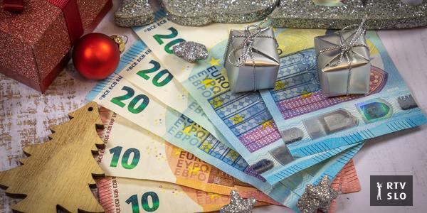 Employers are planning a constitutional review of the law on Christmas pay, and are also considering a veto initiative