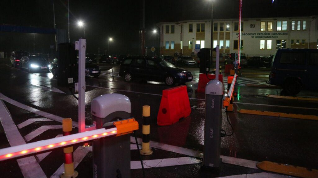 Poland reopens two border crossings with Belarus