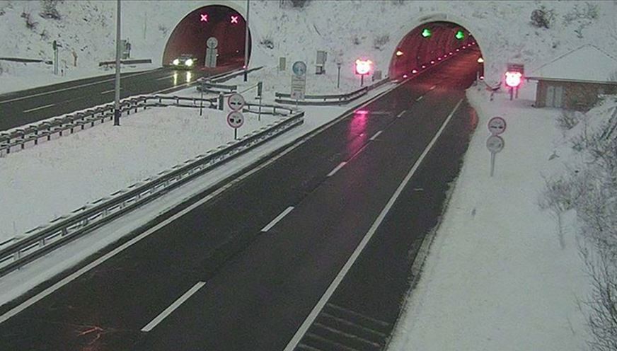 Traffic resumes on Croatia's main roads after snowfall