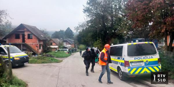 A few Roma in the settlement of Brezje paid bills and arranged legal connections