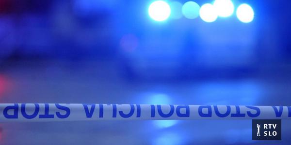 House searches in a Roma settlement: several pieces of illegal weapons were seized, including an automatic rifle
