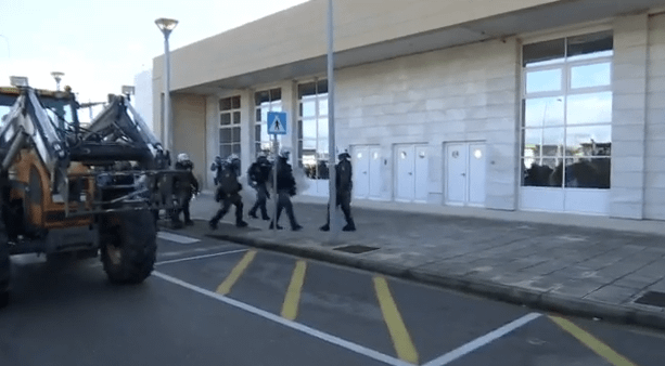 "Warm" welcome to Mitsotakis by farmers of Evros - They fled him from Alexandroupolis airport