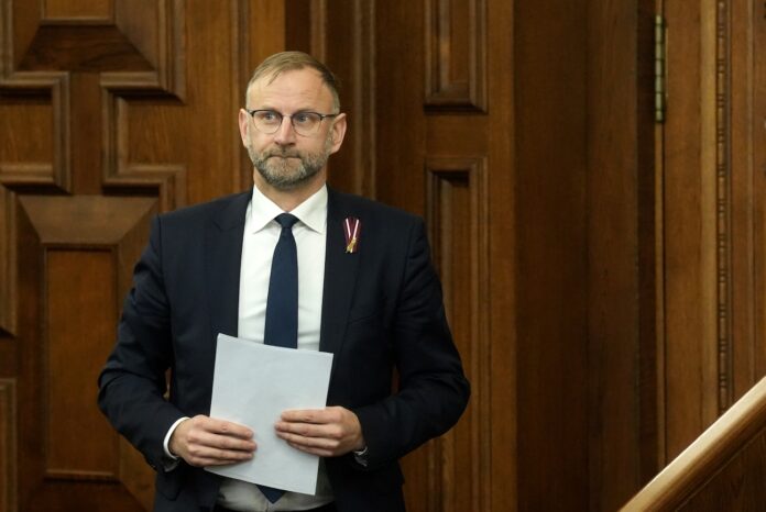Latvia’s transport minister keeps his post: Saeima rejects dismissal with a narrow majority