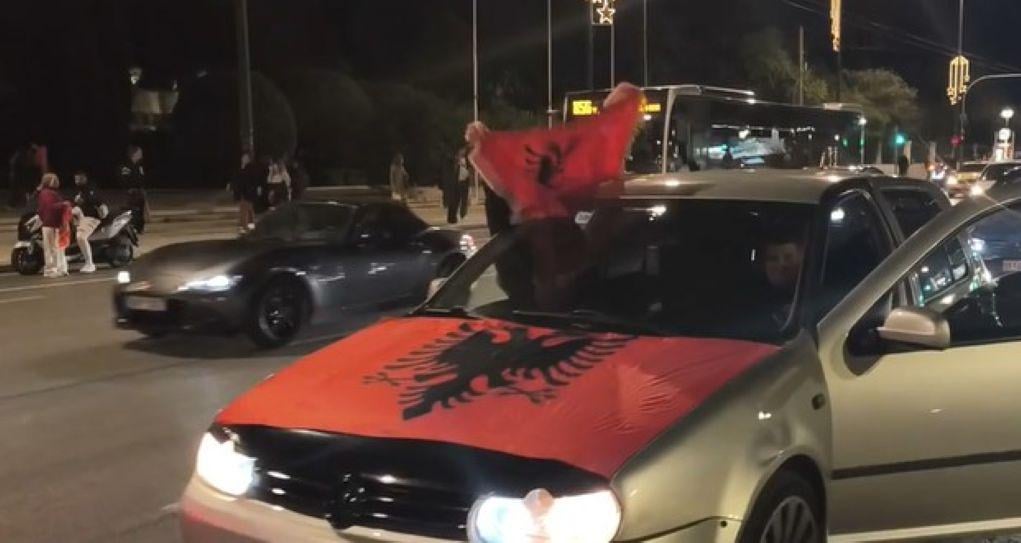 Hundreds of Albanians in Regiment for Albania's Independence Day - Flags, Horns and Dances