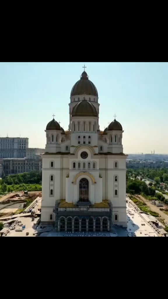 In protest against the cathedral of impoverishment of the nation, I present you this