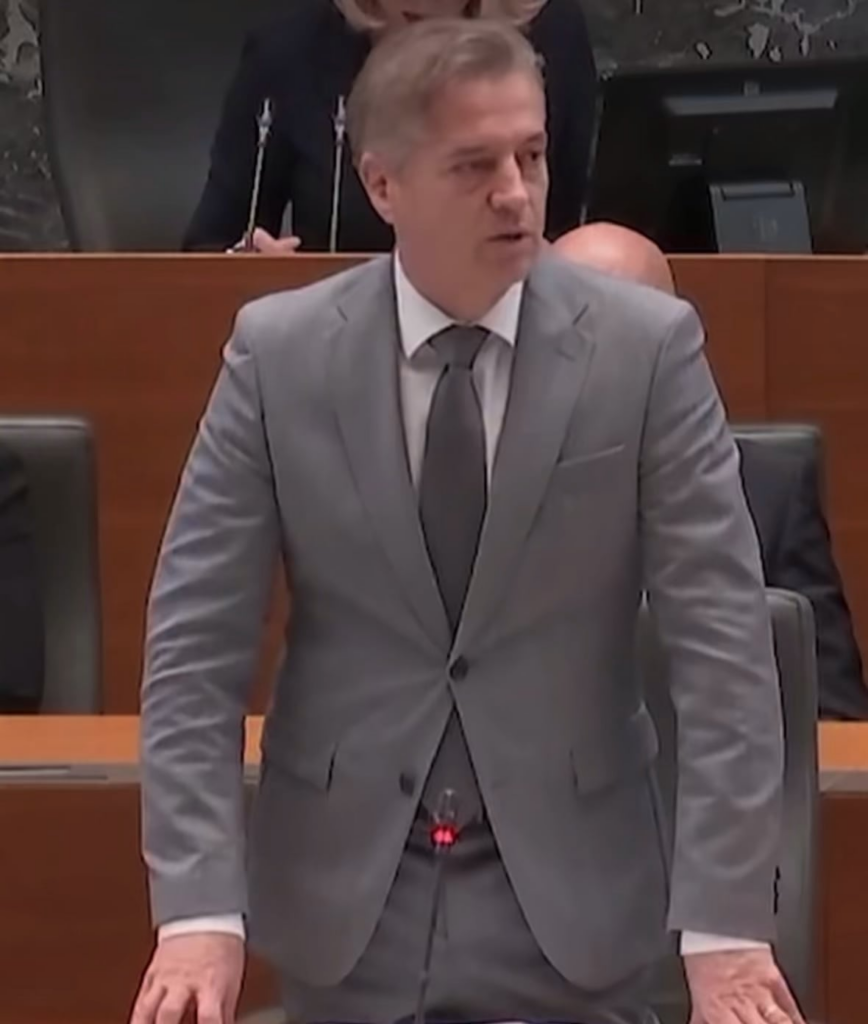 Maljavec: long-term care already works. Secretary: It would be foolish to expect it to work already. Pigeon: when WE accepted and when WE WILL introduce care