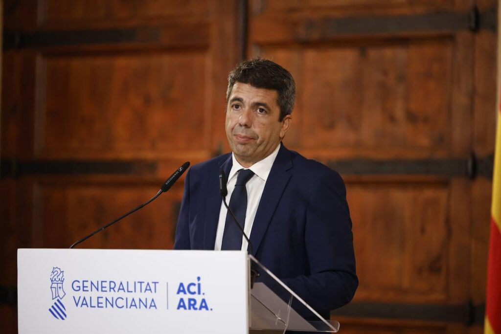 Mazón announces his resignation and asks PP and Vox to elect a new president