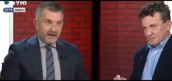 A me dictator a pa dictator?