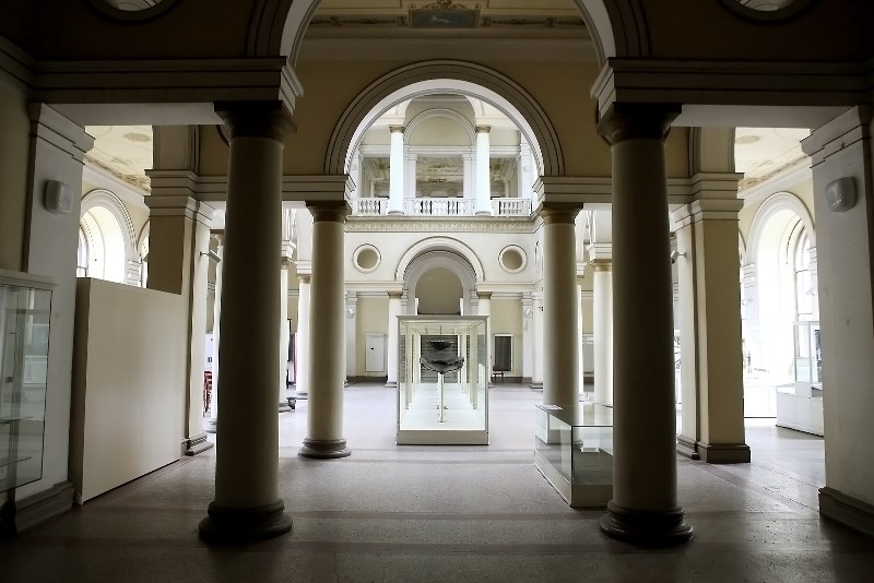 The National Museum Of BiH Is Organizing The Lecture "The Queen's Portraits In Works Of Art"