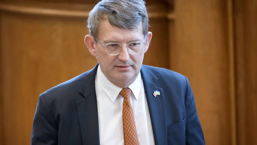 In the midst of millions of rain: Mink king supported Troels Lund's constituency - After the million compensations had started raining down on mink king Tage Pedersen's companies, he provided electoral support to Troels Lund Poulsen's constituency
