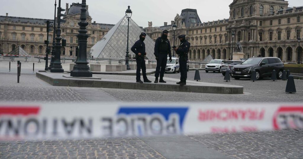 “Louvre” in password, obsolete software, impossible updates… Ten years of flaws in the IT security of the first museum in the world