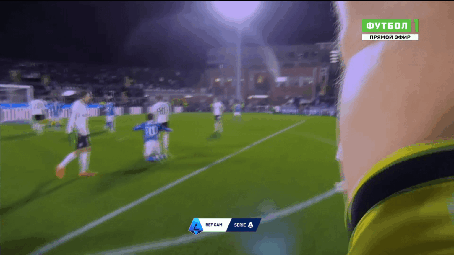 Nico Paz bicycle kick saved by Arijanet Muric