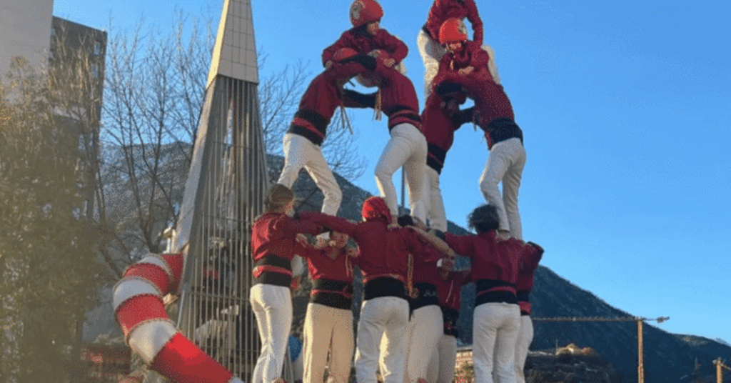 The video of how the Castellers d'Andorra complete the set of six
