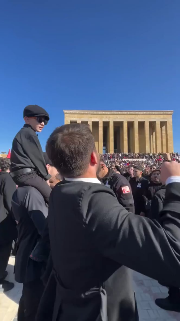 The officers who did not intervene in the Erdoğan slogans at Anıtkabir intervened in our Oath.