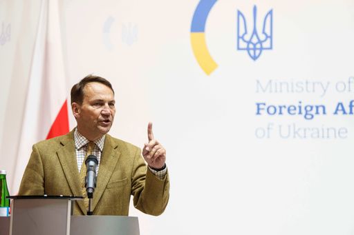 Poland warns of ‘risky secret US-Russia deal’ over Ukraine Poland warns of 'risky secret US-Russia deal' over Ukraine