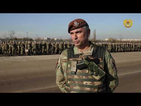 The Moldovan military, present in the square of the Arc de Triomphe in Bucharest