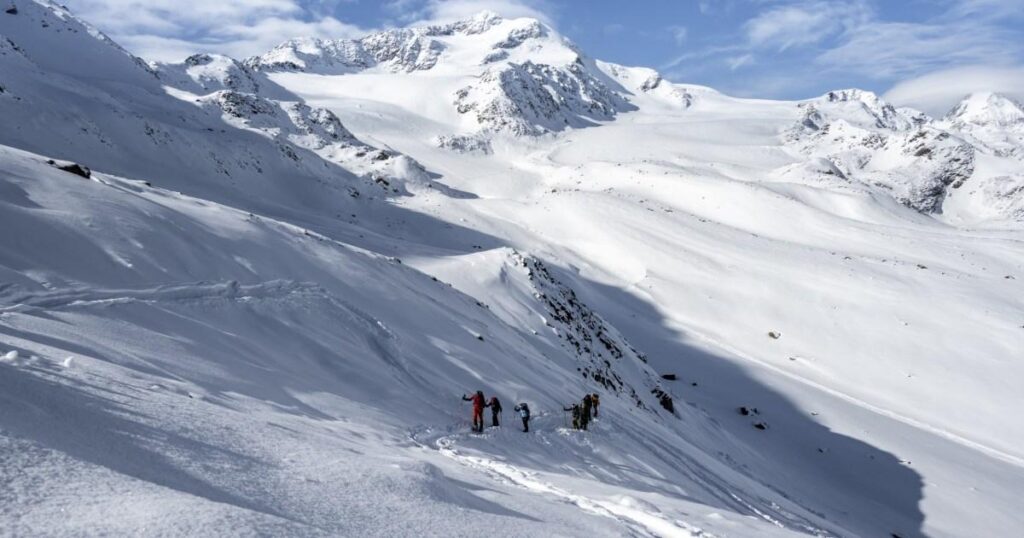 Three people killed and two missing after avalanche in Italy | News World