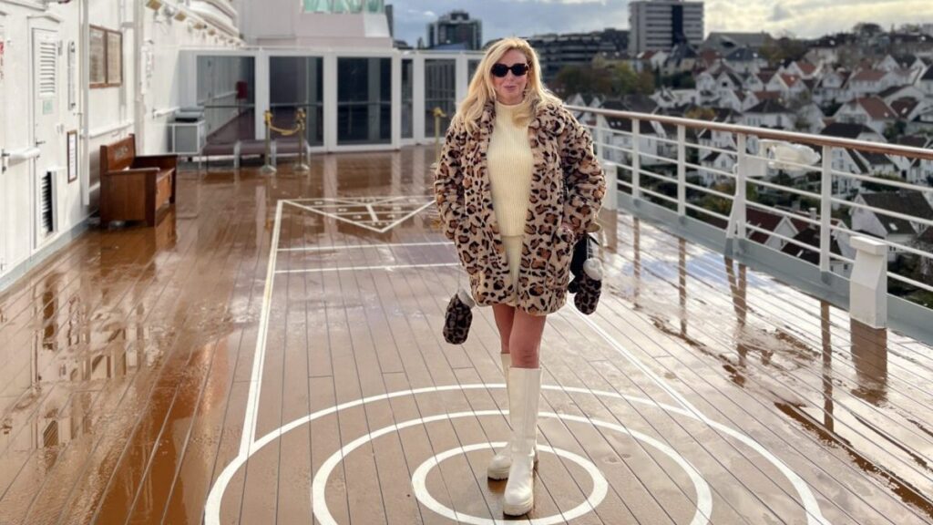 My solo cruise to Norway was a sociable, luxurious way to see the Northern Lights